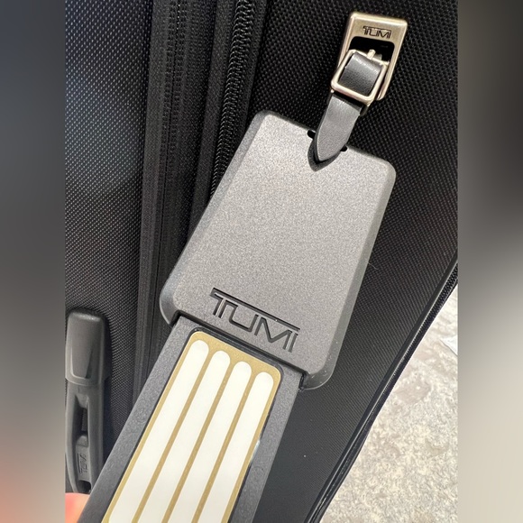 TUMI Merge Extended Trip Expandable 4 Wheel Packing Case - Picture 5 of 11